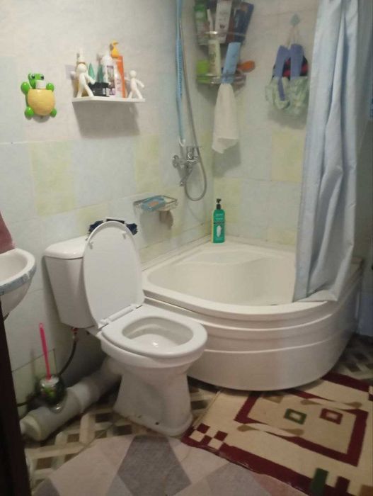 Продаю. свой дом 5 комнат с участком 8 сот. Uy uchstka 8 sot sotiladi