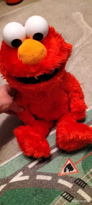 Tickle Me Elmo interactiv (engleza-spaniola)
