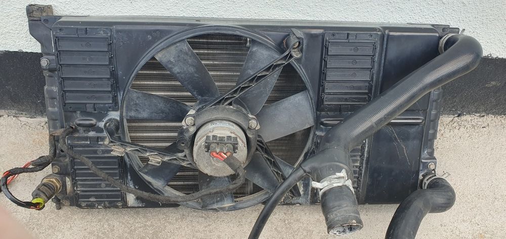 Радиатор в сборе на Passat B3