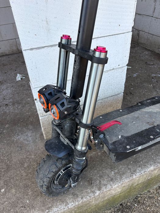 Vând trotinetă electrică