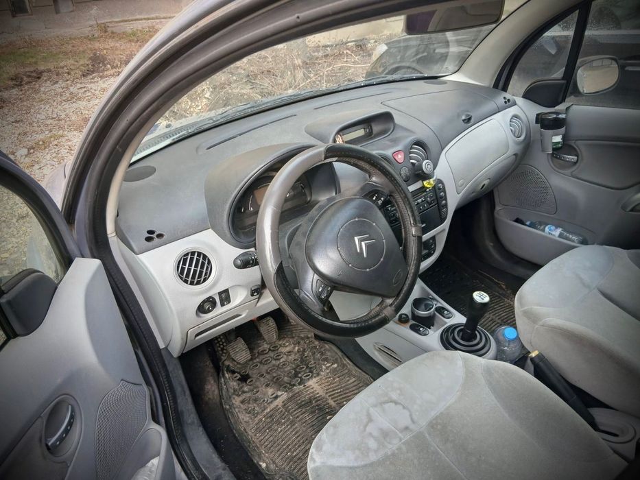 Автомобил Ситроен С3