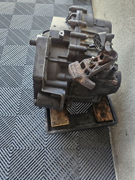 Cutie viteze manuala 2.0 tdi Volkswagen T5