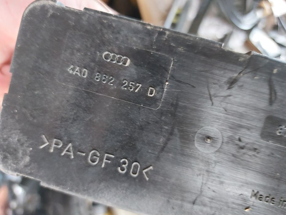Вакум помпа за централно заключване Ауди 80 90 100 А4 б5