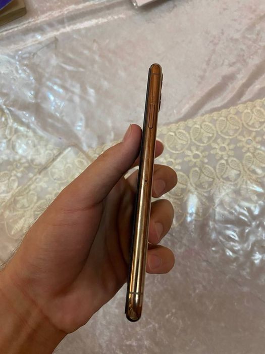 Iphone 11 pro max 280$ aybi ummuman yoq tel ochilmagan