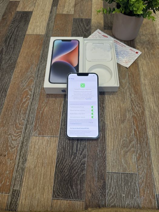 Продам iPhone 14