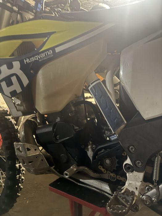 Продавам Husqvarna TE 300 2016