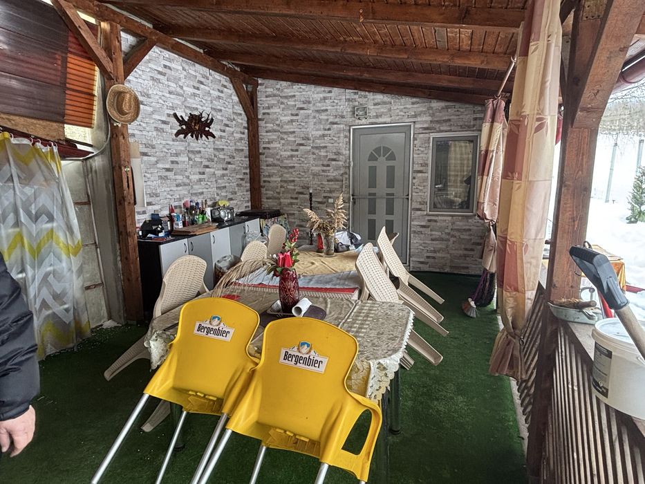 Vand sau schimb casa