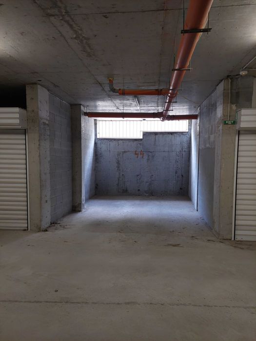 Продава се Гараж / Паркомясто в Варна, Цветен квартал - 19 кв.м за 1737 €/кв.м - Снимка #1