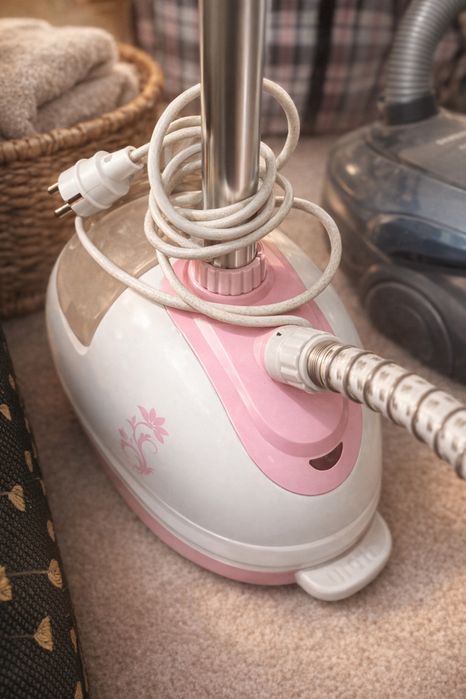 Паровой утюг в хорошем состоянии