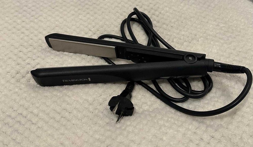 Placa de indreptat parul REMINGTON S1005, 230 grade, negru-bej