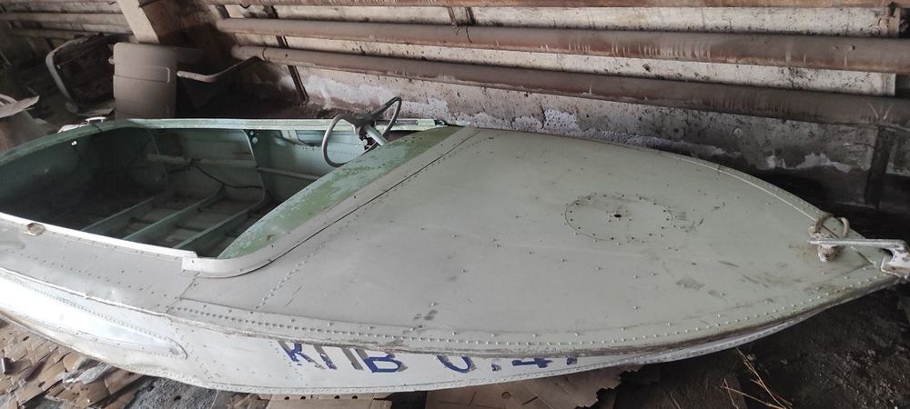 Продам лодку Обь 1