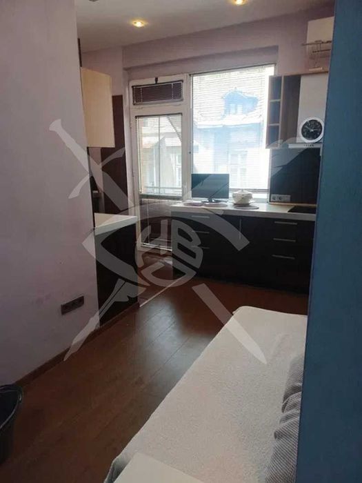 Дава се под наем Тристаен апартамент в София, Център - 91 кв.м за 698.19 € - Снимка #5