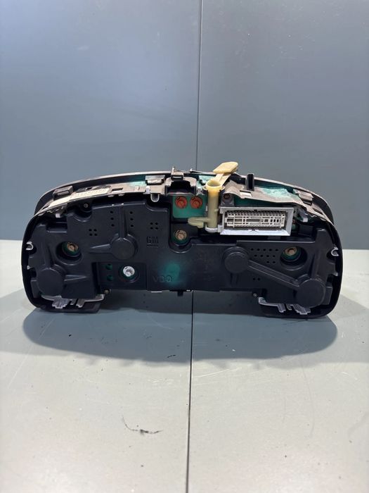 Ceasuri bord 09228771GB Opel Zafira 2000 2.0 DTI MT (101 hp)