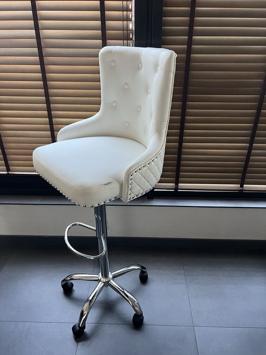 Бар стол на колелца Lyon с 24м гаранция и безплатна доставка до офис