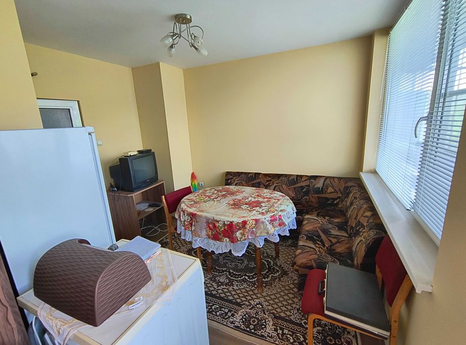 Тристаен апартамент в Три чучура център