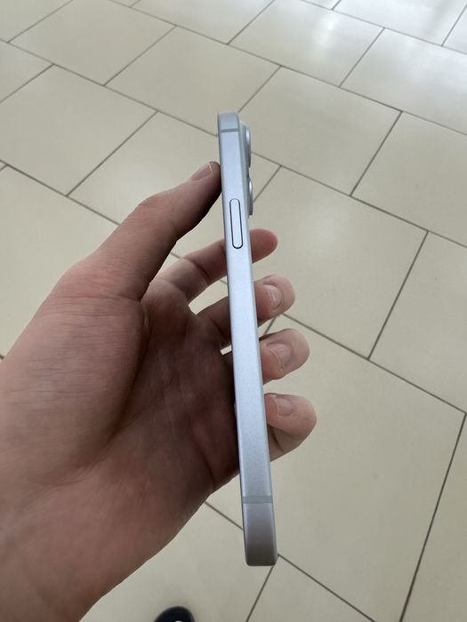 iPhone 15 128GB в хорошем состоянии