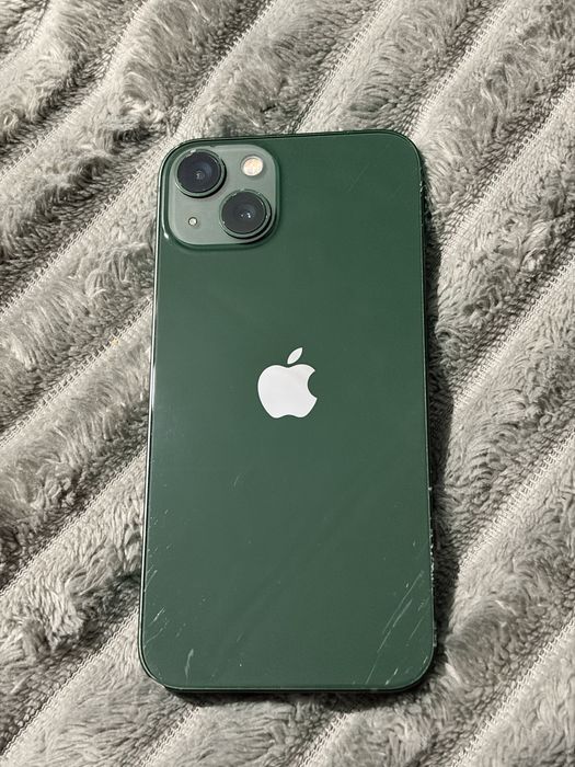 Продам iPhone 13
