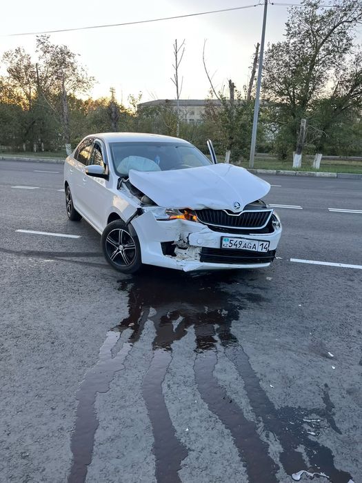 Шкода Рапид в аварийном состоянии