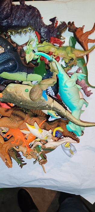 Dinozauri interactivi jucarii