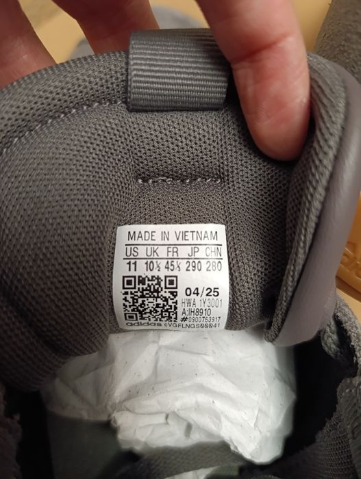 Adidas сиви обувки/кецове размер 45