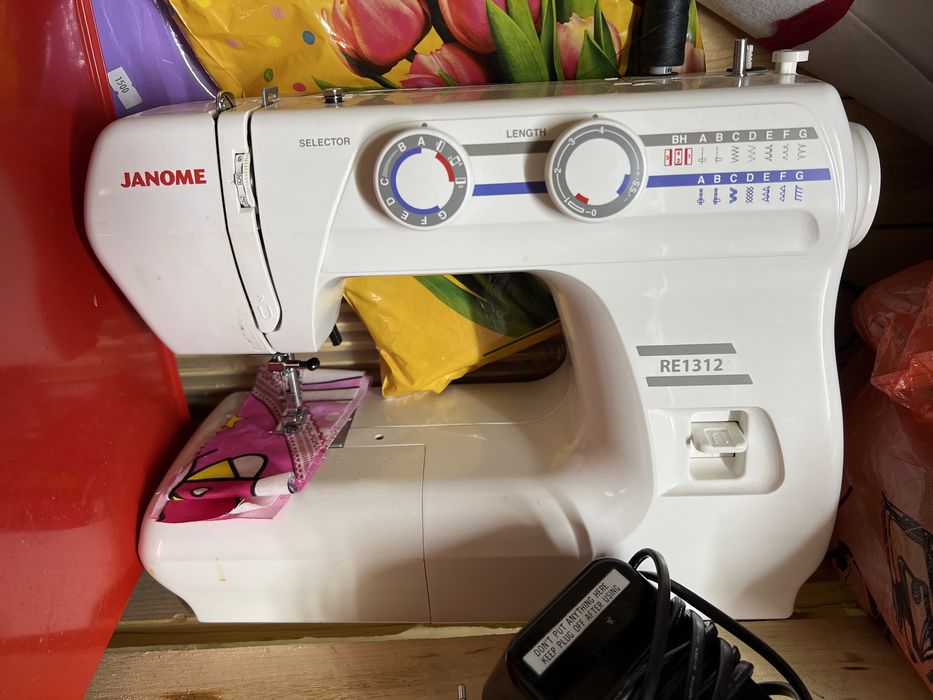 Швейная машинка JANOME