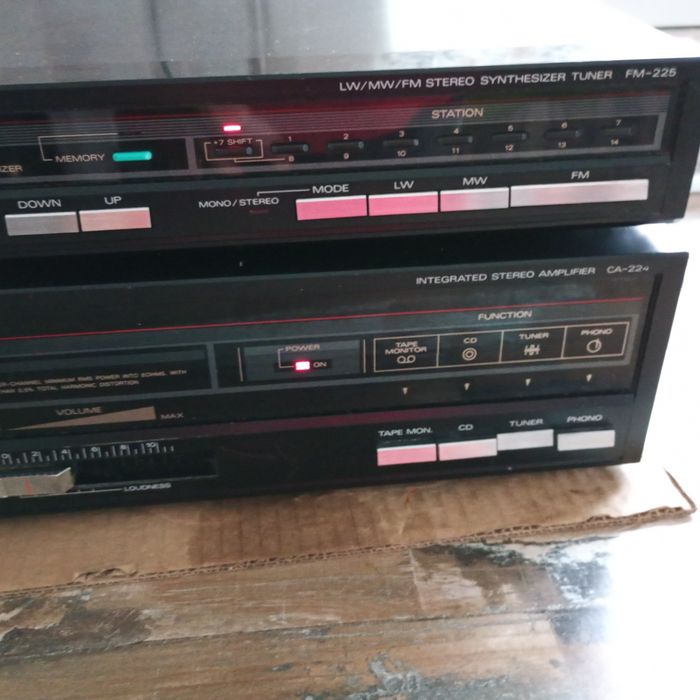 Stație de amplificare și radio Fisher