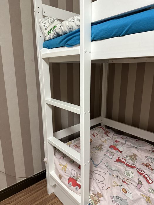 Двухъярусная кровать