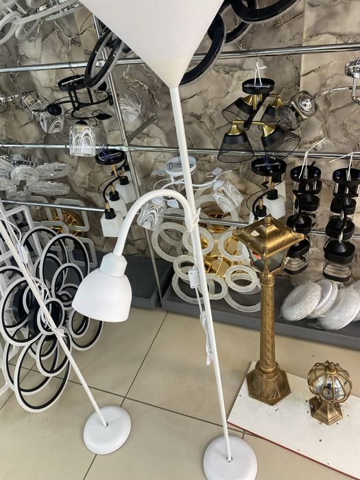 Торшер новый белый