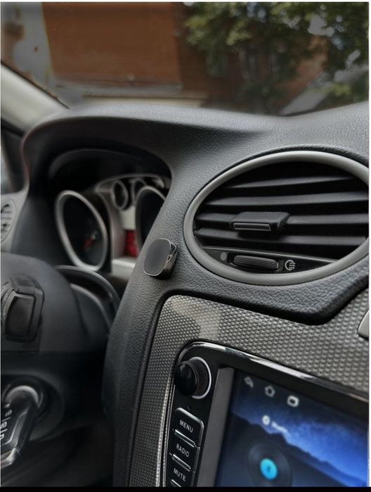 Магнитный держатель для телефона