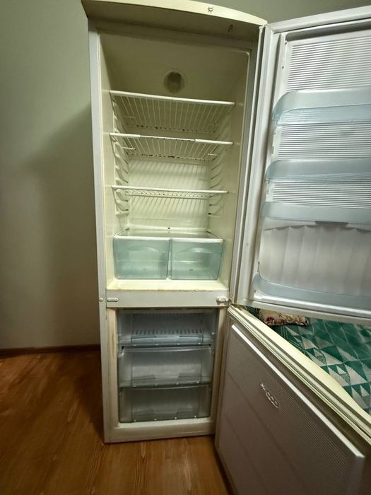 Двухкамерный холодильник