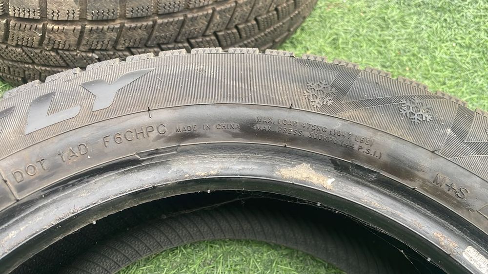 Продам 4 резины зимние 25 год