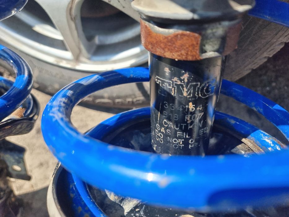 Стойки передние митсубиси спейс стар