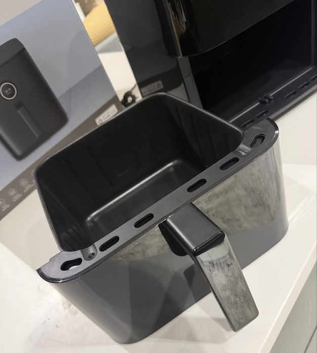 Аэрогриль  Xiaomi (Mi) почти новый. Готовит без масла!