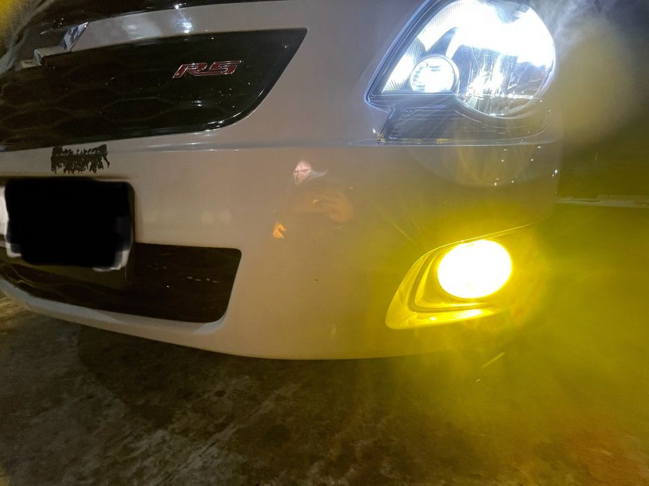 Продам бампер кобальт