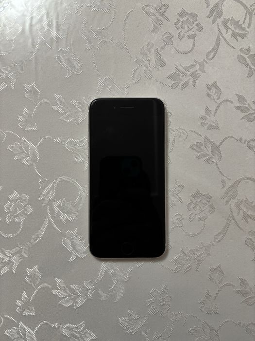 iPhone SE 2 айфон се 2 в идеальном состоянии