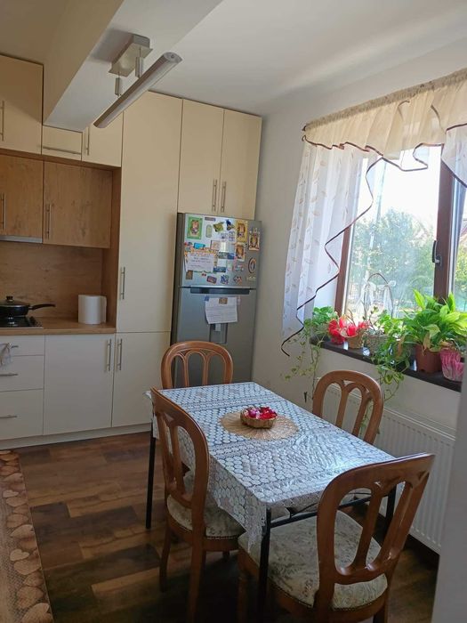 Casa de vanzare cu etaj