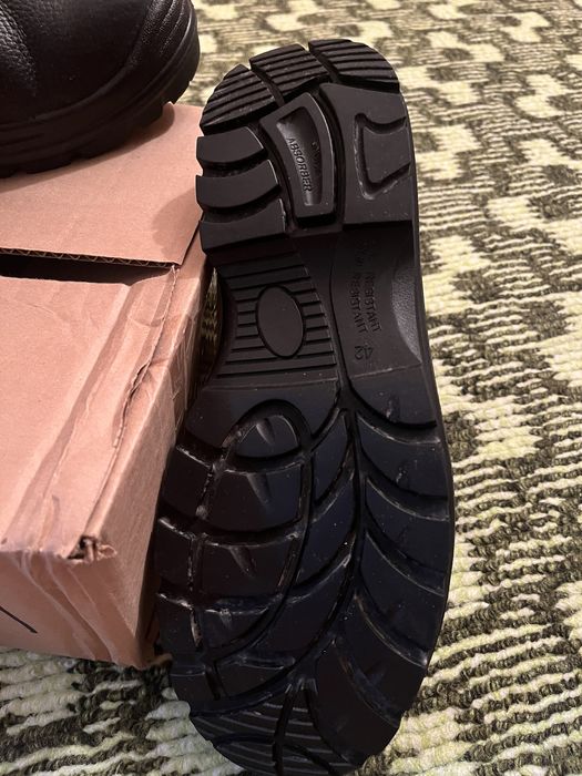 Продам ботинки демисезонные