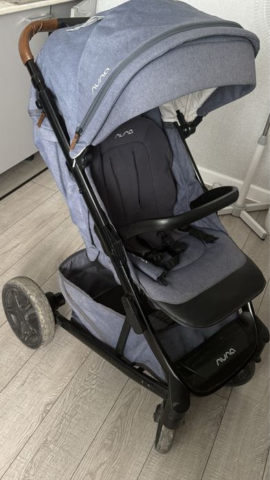 Продаю коляску Nuna