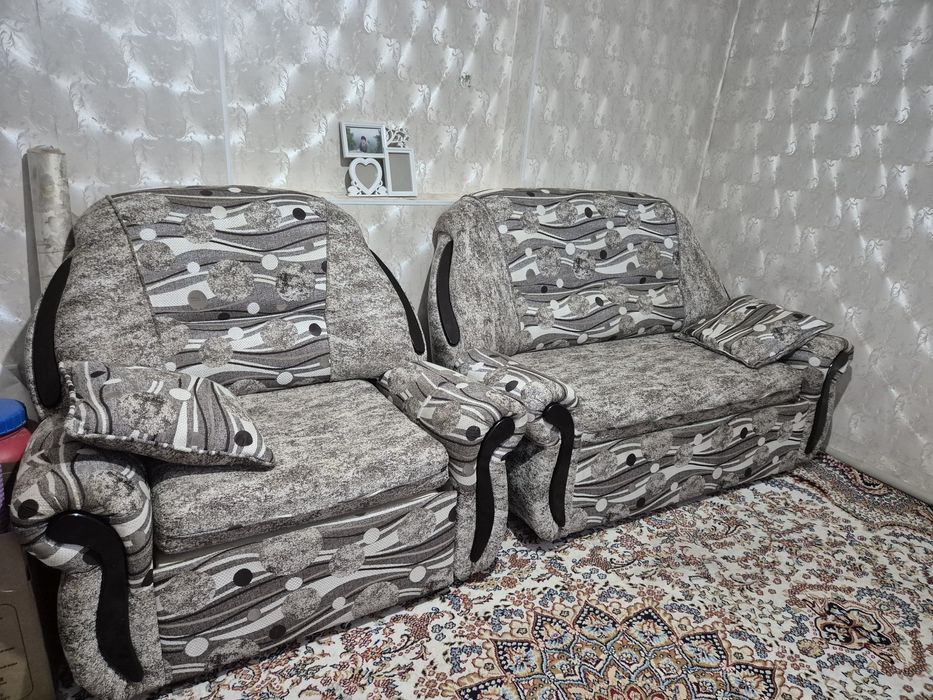 Продам диваны и кресло