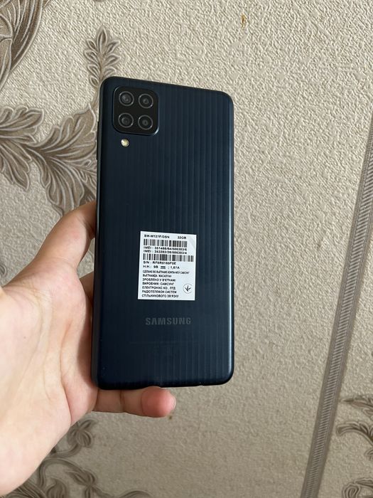 Samsung M12 32 Gb qora