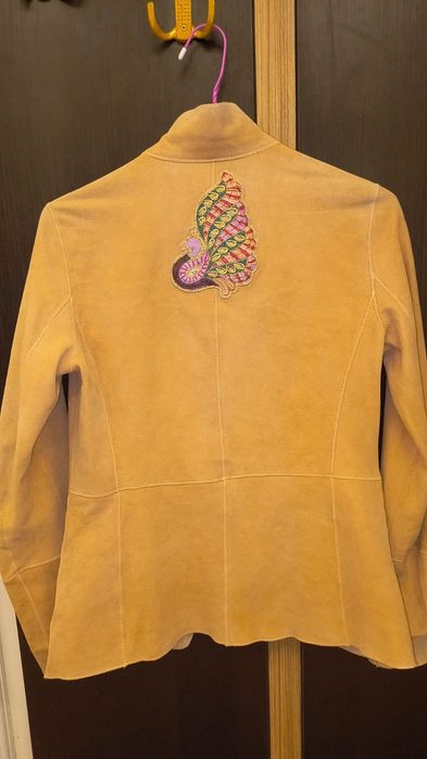 Jachă din  piele de mănușă