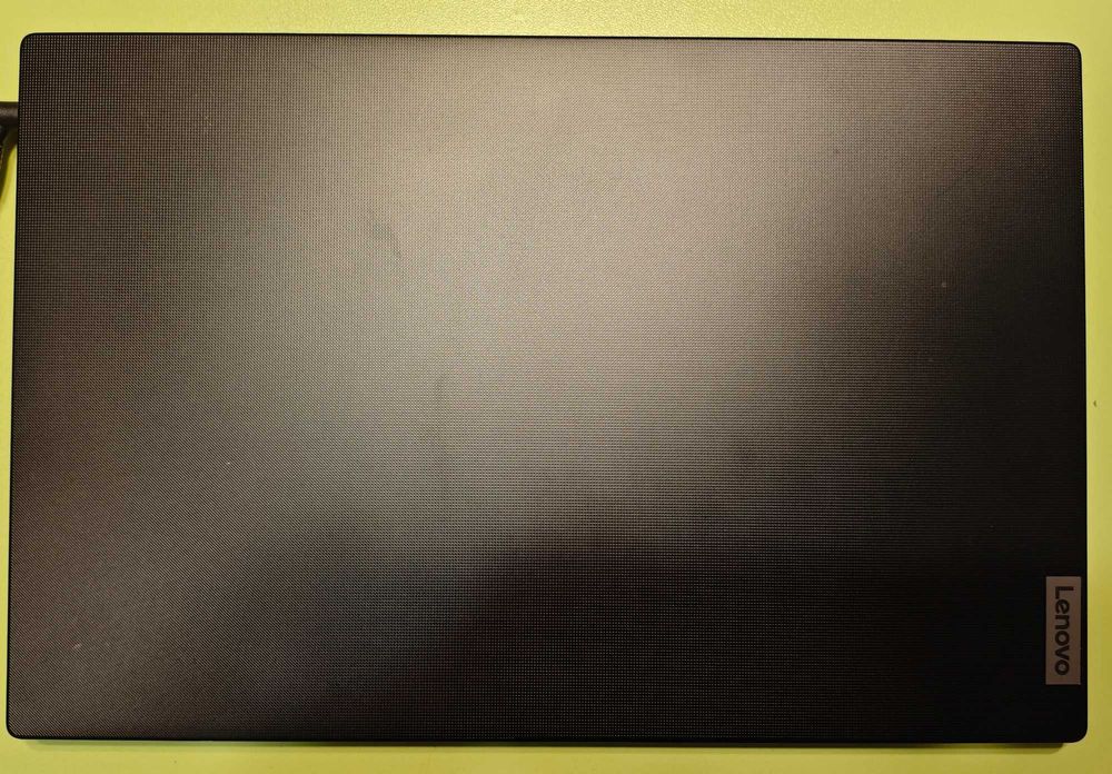 Продавам Lenovo V15 G3 IAP / i5-1235U / 16GB RAM / 512GB NVMe