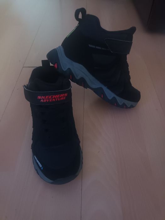 Детски зимни непромокаеми  боти Skechers  номир 32