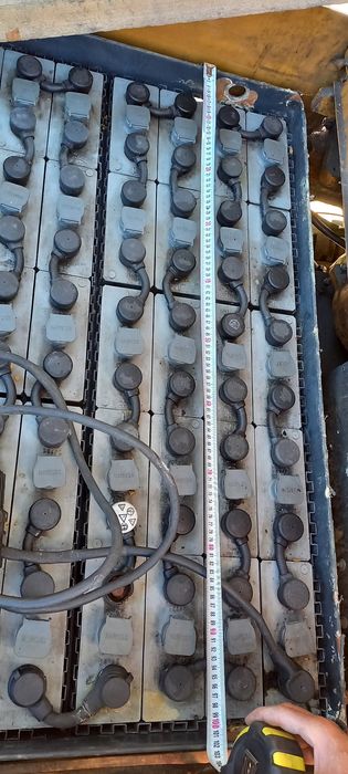 Тягова батерия за електрокар 80v/360ah, със зарядно.