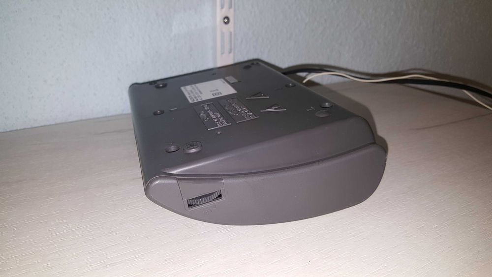 Compact desktop radio Sony ICF C203L LW/ MW/ FM  (Japan)