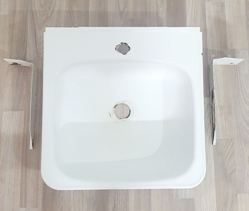 Рукомойник с креплениями