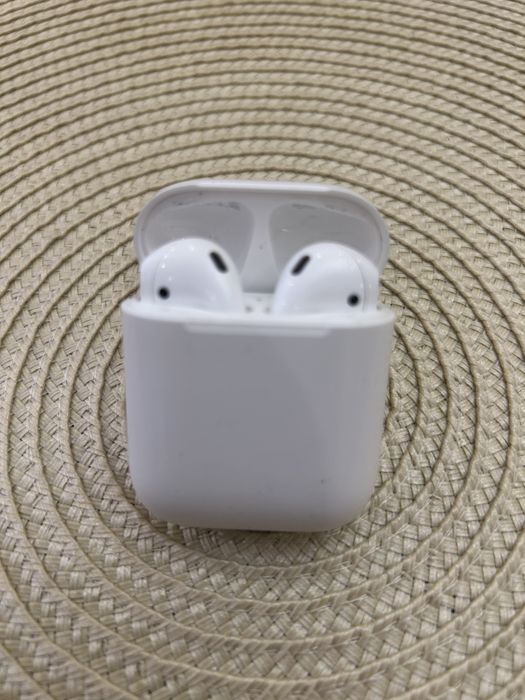 Apple AirPods  2
