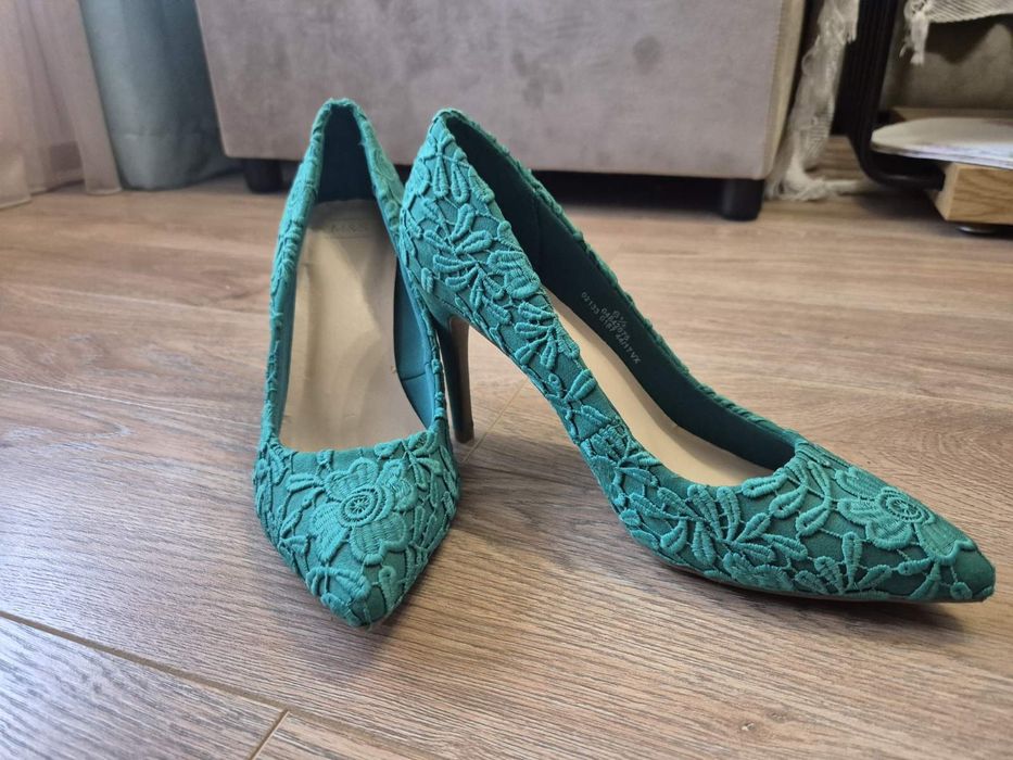 Елегантна дамска обувка с дантела, 40 номер