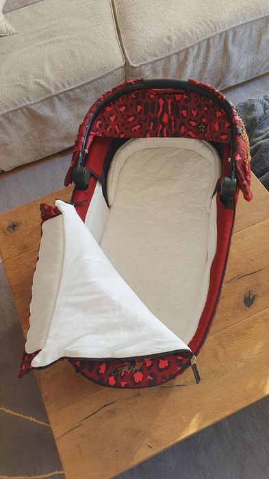 Кош за новородено Cybex Priam 4 /e-PRIAM Lux Rockstar