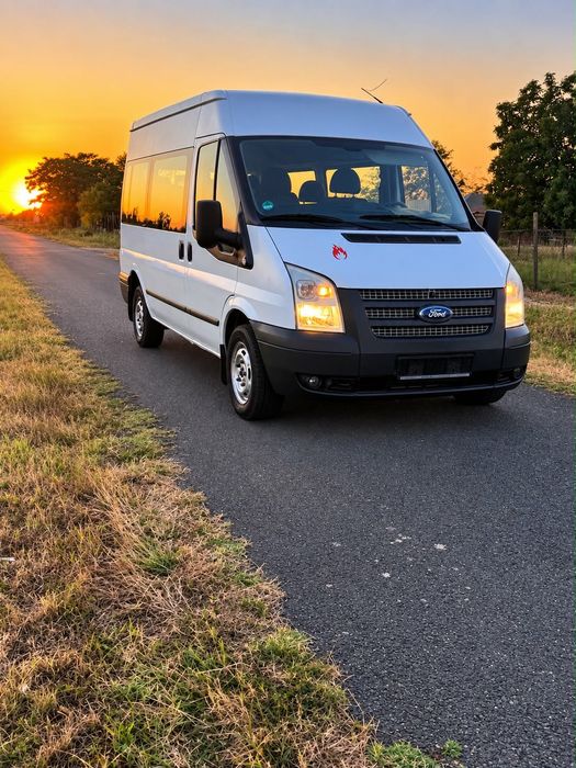 De vânzare Ford Transit  8+1 2013 cu Ac față și spate